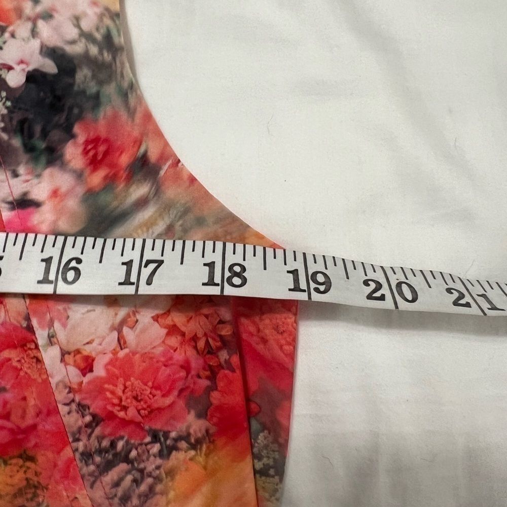 Athleta Camisole Raffinee
Zephyr Sleeveless Top Floral Pattern orange oversized - Picture 10 of 11